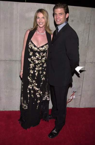 van dien Catherine oxenberg ve casper