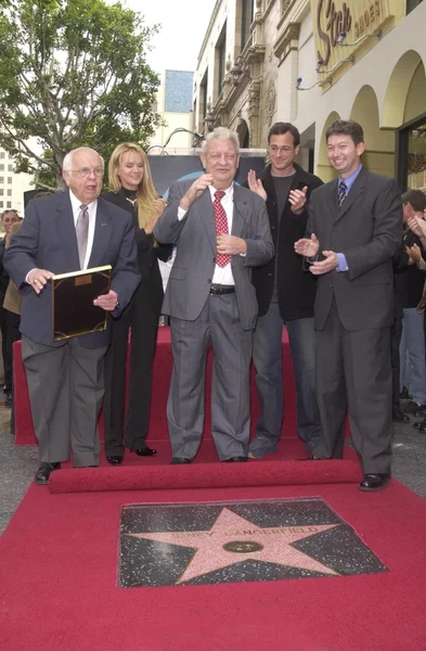 Rodney Dangerfield com Johnny Grant, esposa Joan, Bob Saget — Fotografia de Stock