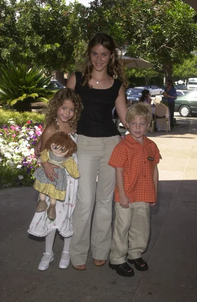 Sasha Pierterse, Caitlin Wachs and Jimmy "Jax" Pinchuk — Stock Photo, Image