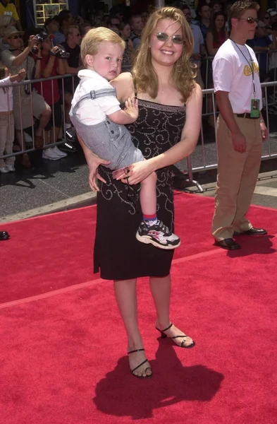 Kimberly j. brun och son — Stockfoto