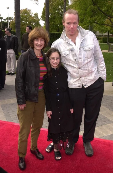 Gale Anne Hurd com o marido John e filha Lolita — Fotografia de Stock