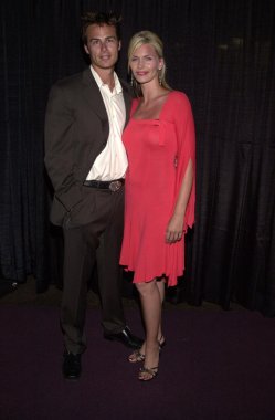 Natasha henstridge ve nişanlısı liam waite