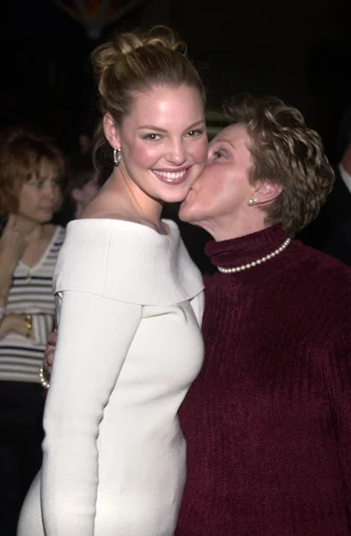 Katherine Heigl e a mãe Nancy — Fotografia de Stock