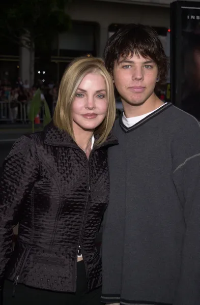 Priscilla Presley and son Navarone Garibaldi — Stock Photo, Image