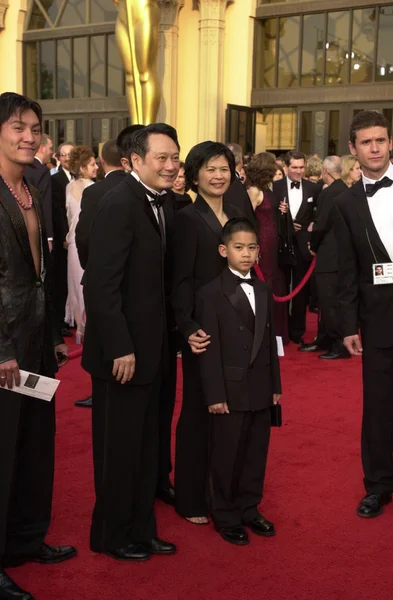 Ang Lee y su familia — Foto de Stock