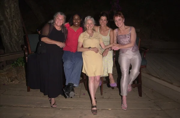 Tyne Daly, Earnestine Phillips, Herta Ware, Wendie Malick and Mariette Hartley — Stock Photo, Image