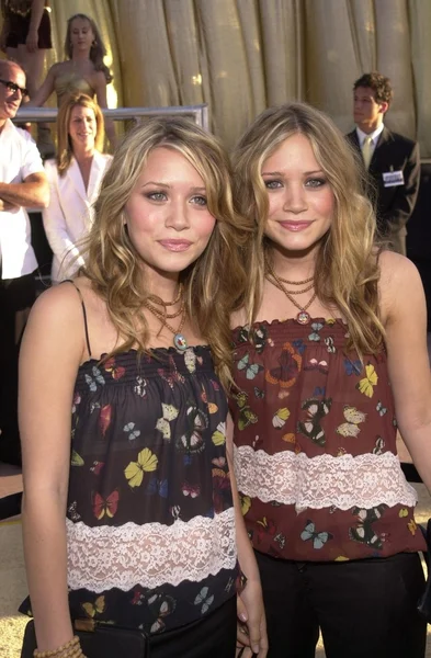 Mary-kate και ashley olsen — Φωτογραφία Αρχείου