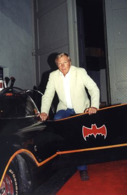 adam west ve Batmobil