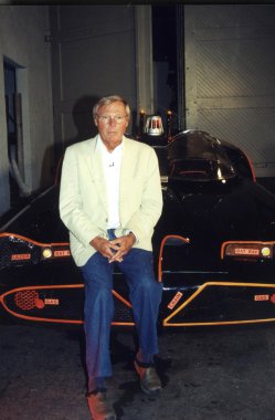 adam west ve Batmobil