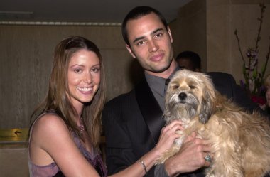 Shannon elizabeth, victor webster ve yeni benji