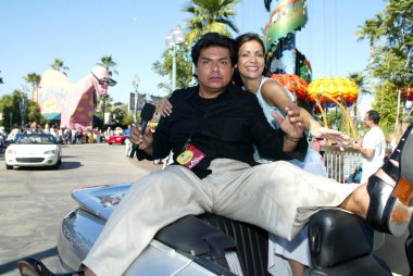 Constance marie ve george lopez