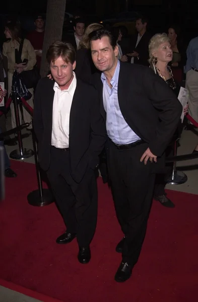 Emilio Estevez e Charlie Sheen — Fotografia de Stock