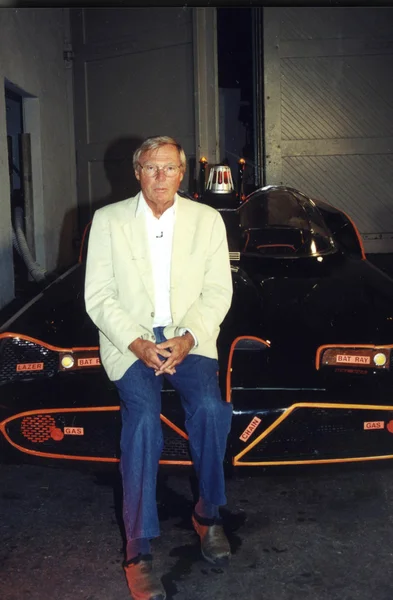 Adam West and the Batmobile — Stock Photo, Image