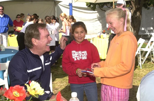 Robert wagner und fans — Stockfoto