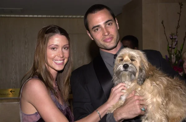 Shannon Elizabeth, Victor Webster e o novo Benji — Fotografia de Stock