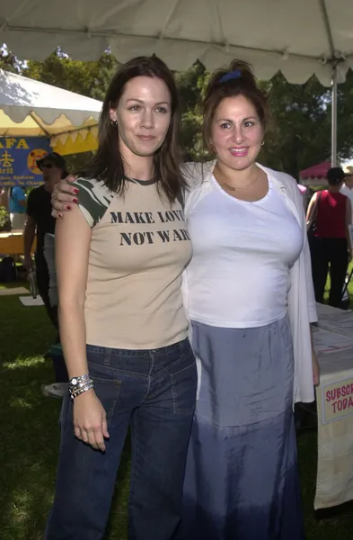 Jennie Garth y Kathy Najimy — Foto de Stock