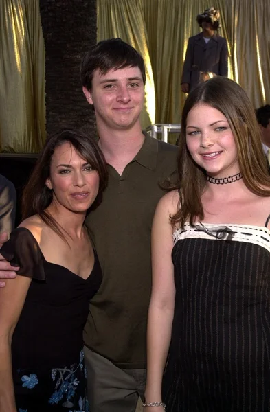 Susanna Hoffs with cousins Jasper Hoffs and Miranda Hoffs — Stock Photo, Image