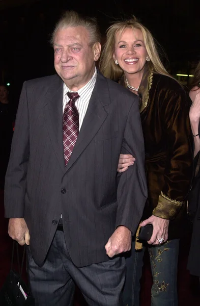 Rodney Dangerfield e sua esposa Joan — Fotografia de Stock