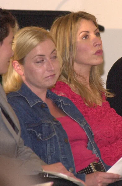 Heather Mills and sister — Stock Photo, Image