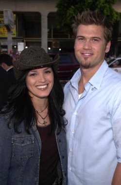 Nick zano ve tina malave