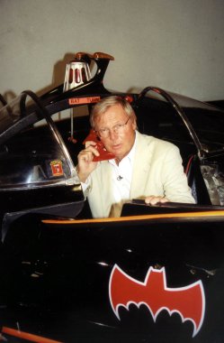 adam west ve Batmobil