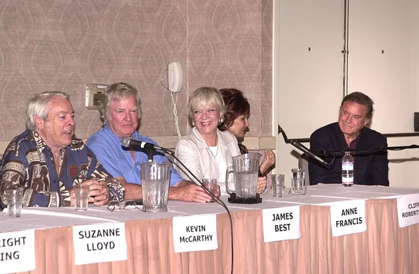 Twilight Zone Discussion Panel — Stock Photo, Image