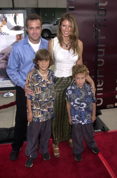 Dylan Smith y su familia — Foto de Stock