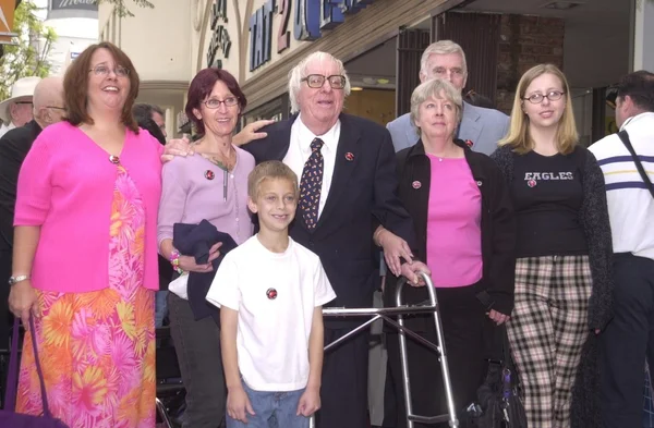 Ray Bradbury y su familia — Foto de Stock