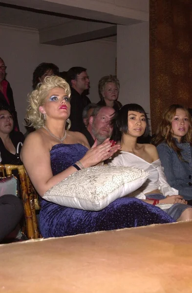 Anna Nicole Smith y Bai Ling — Foto de Stock