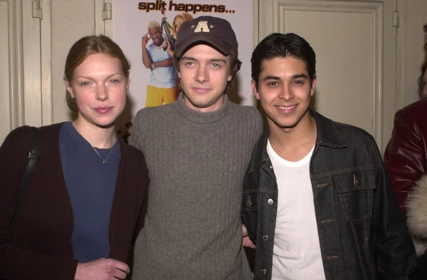 Laura Prepone, Topher Grace, Wilmer Valderrama — Stok fotoğraf