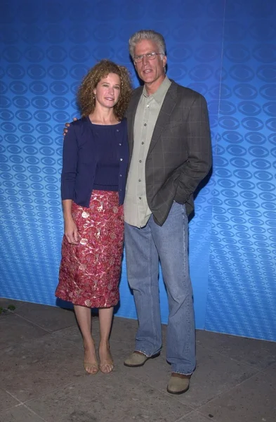 Ted Danson y Nancy Travis — Foto de Stock