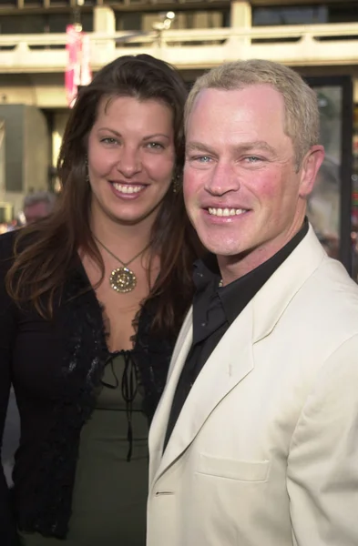 Neil McDonough y su novia Ruve — Foto de Stock