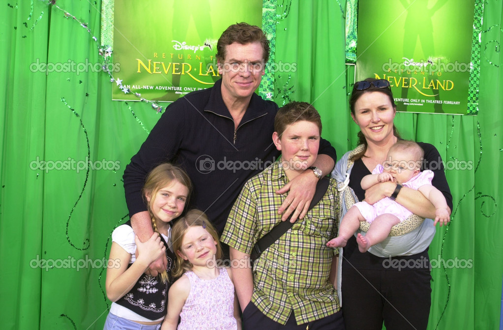 Christopher McDonald, wife Lupe and kids – Stock Editorial 