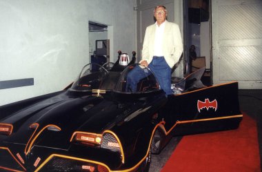 adam west ve Batmobil