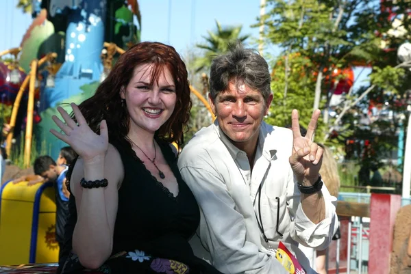 Sara Rue and Eric Roberts — Stock Photo, Image