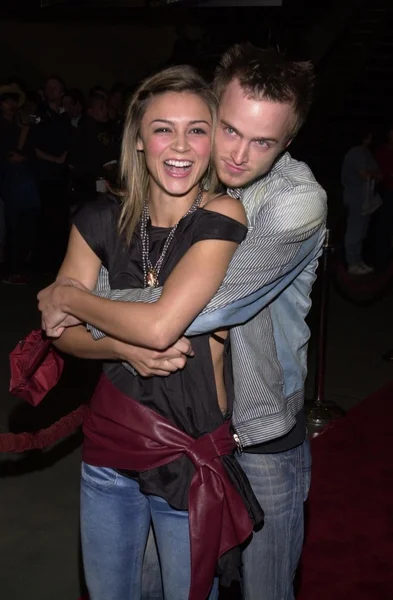 Samaire Armstrong and Aaron Paul — Stock Photo, Image