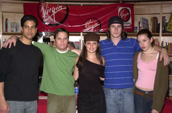Cast of Roswell — Stock Photo, Image