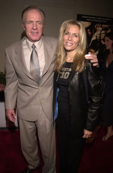 James Caan and wife Linda — Stock Photo, Image