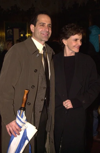 Tony shalhoub a manželku brooke adams — Stock fotografie