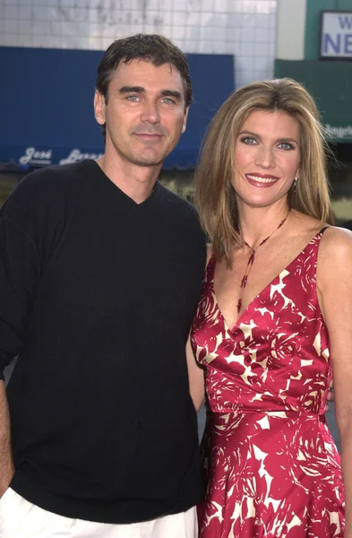 Julie Moran y su marido — Foto de Stock