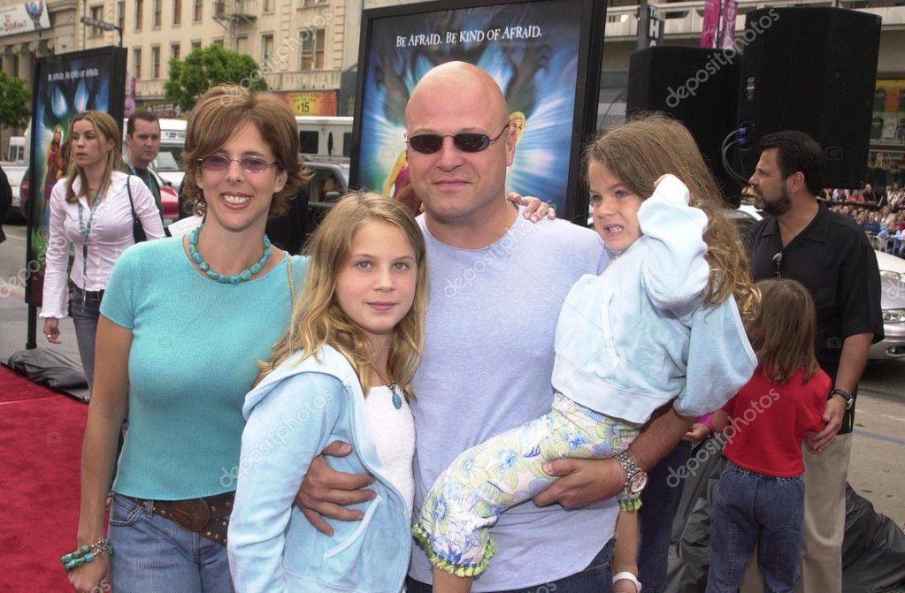 Michael Chiklis and family – Stock Editorial Photo © s_bukley #17947289
