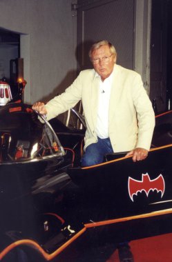 adam west ve Batmobil