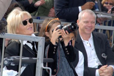 deborra-lee furness ve kızı