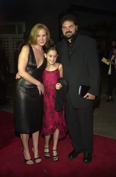 Elizabeth Perkins e la famiglia — Foto Stock