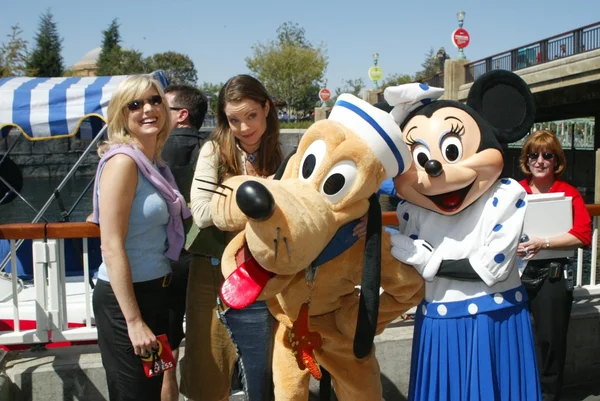 Kimberly Williams e Courtney Thorne-Smith — Fotografia de Stock