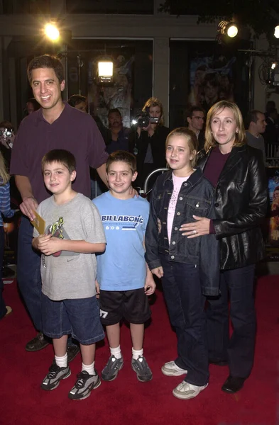 Ray Romano y su familia — Foto de Stock