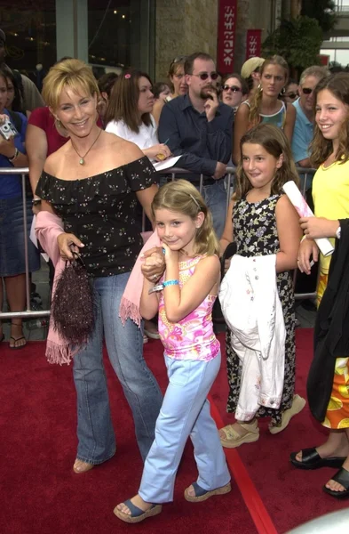 Gabrielle Carteris and family — Stock Photo, Image