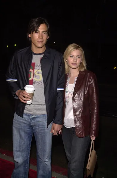 Andrew keegan und elisha cuthbert — Stockfoto