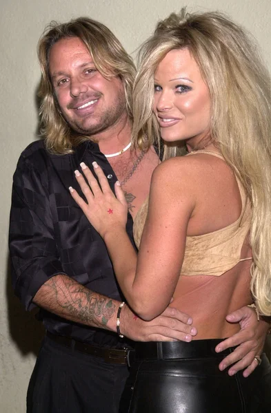 Vince Neil and date Lia — Stock Photo, Image