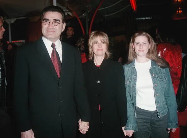 Eugene Levy and wife and daughter Sarah — Stock Photo, Image
